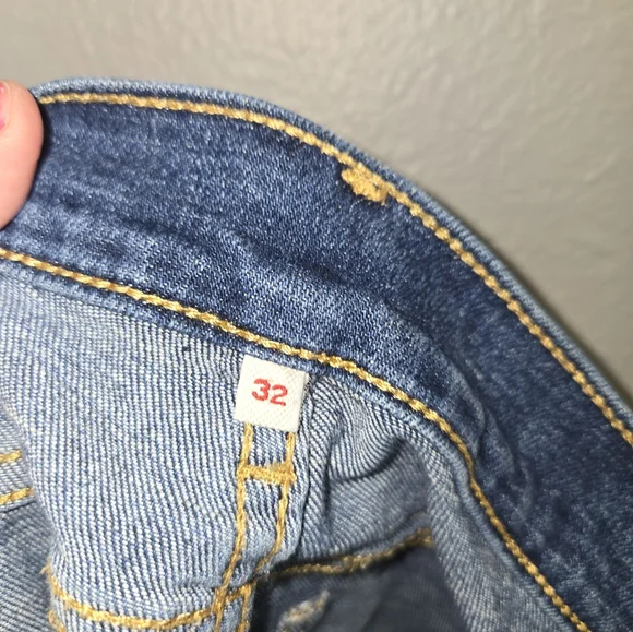 Levis Classic Jean Shorts Size 32 - Picture 13 of 16